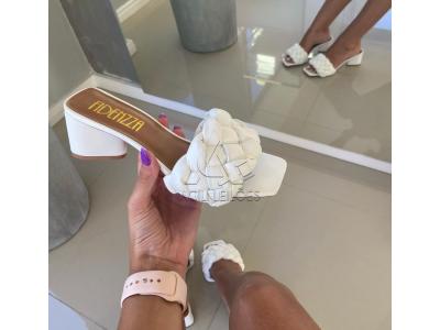 Lote  de Máquinas e Equipamentos de Fábrica de Calçados Femininos