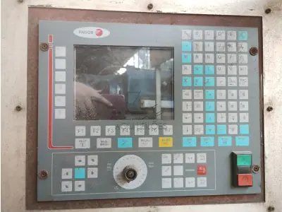 1 Fresadora de mesa HURON MX5. Ano 1989. Retrofit com comando CNC FAGOR em 2004.