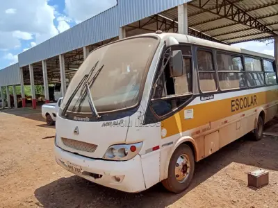LOTE 003 - Micro-ônibus passageiro, Placas IMX2058, RENAVAM 00874014042, Patrimônio 493, Agrale/Masca Gramini O, Ano 2005/2006, Diesel, 150CV, Chassi 9BYC22Y1S6C003693, 1 porta. Avaliação R$ 30.000,00.