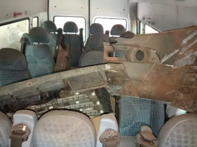 LOTE 001 - MICROÔNIBUS (VAN), Placas IVE0558, RENAVAM 00600389472, Patrimônio 6742, Marca/Modelo I/Ford Transit TCA MIC, Ano 2013/2013, Diesel, Potência 125CV, Chassi WFODXPTDFDTB68755, 3 portas. Avaliação R$ 5.000,00.