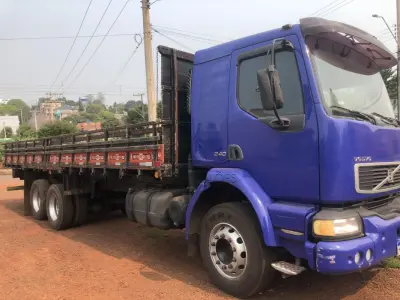 LOTE 003 - VOLVO VM-23 240 6x2 2p (diesel)
