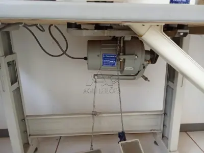 LOTE 016 - Máquina Overlok Lanmax LM-305HR, Motor JE3124445, Patrimônio 3857. Avaliação R$ 300,00.
