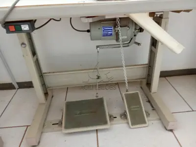 LOTE 013 - Máquina Overlok Lanmax LM-305HR, Motor JE1246639 (duplicidade), Patrimônio 3854. Avaliação R$ 300,00.