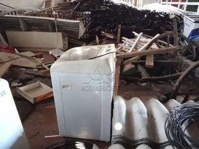 LOTE 026 - Lava-roupas Consul branca. Avaliação R$ 50,00.