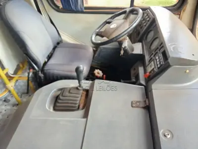 LOTE 004 - Ônibus passageiro, Placas IPN4529, RENAVAM 00124314864, Patrimônio 1419, VW/Induscar Foz U, Ano 2009, Diesel, 185CV, Chassi 9BWR882W59R923797. Avaliação R$ 50.000,00.