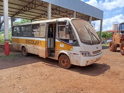 LOTE 003 - Micro-ônibus passageiro, Placas IMX2058, RENAVAM 00874014042, Patrimônio 493, Agrale/Masca Gramini O, Ano 2005/2006, Diesel, 150CV, Chassi 9BYC22Y1S6C003693, 1 porta. Avaliação R$ 30.000,00.