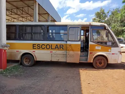 LOTE 003 - Micro-ônibus passageiro, Placas IMX2058, RENAVAM 00874014042, Patrimônio 493, Agrale/Masca Gramini O, Ano 2005/2006, Diesel, 150CV, Chassi 9BYC22Y1S6C003693, 1 porta. Avaliação R$ 30.000,00.