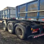 UM VEÍCULO PLACA IQR0972, MARCA/MODELO SR/FACCHINI SRF RT, CHASSI 94BA1003AAV025793, FABRICAÇÃO/MODELO 2010/2010