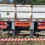 SEMIRREBOQUE PLACA IXF2783